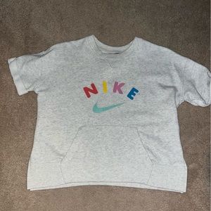 Nike shortsleeve top
